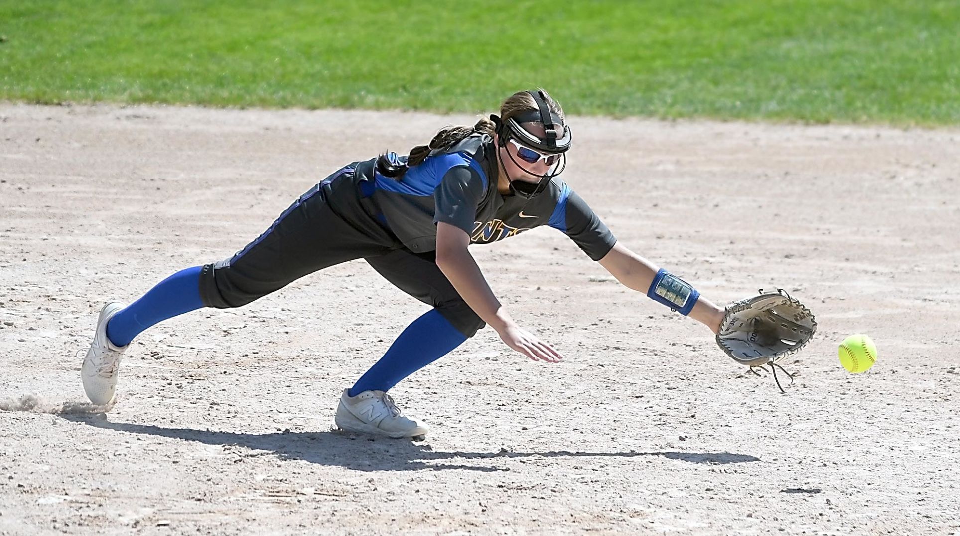 Le Sueur-Henderson softball v. Thief River Falls 6